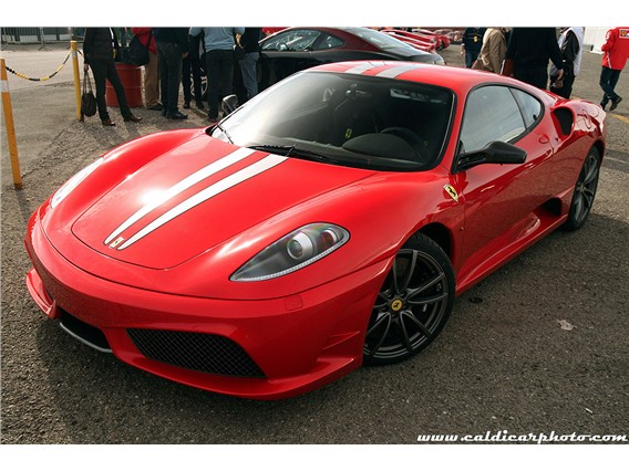 Ferrari F430 Scuderia  ราคา  27,000,000 บาท (พอๆกับ DBS เลย)