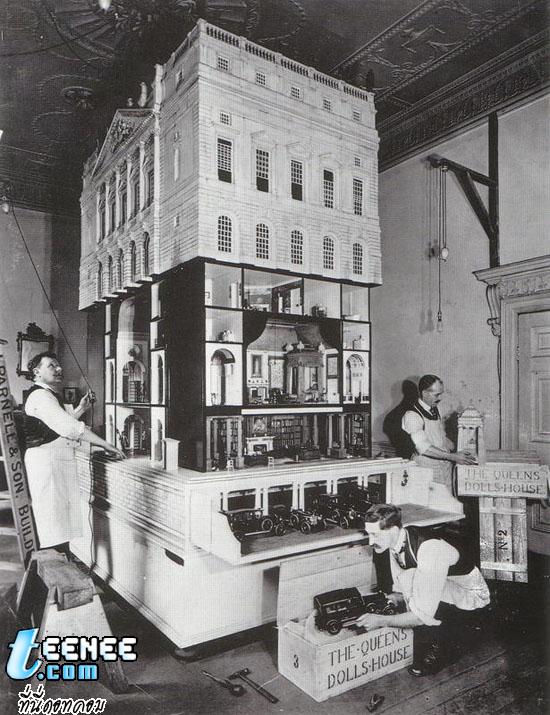 The Doll House being packed up for transport in 1924 