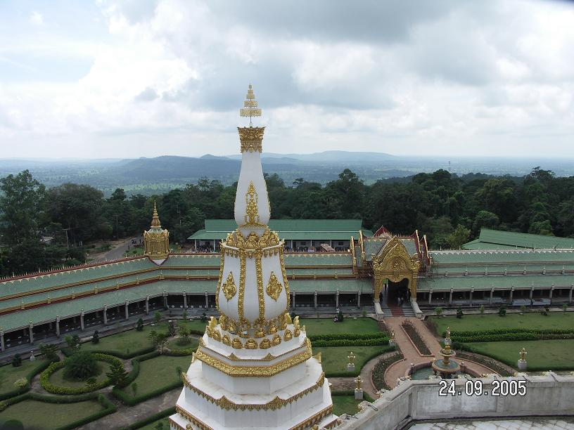 วัดเจดีย์ชัยมงคล ร้อยเอ็ด อลังการมากๆ‏