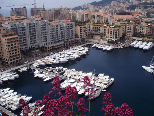Yachts in Monaco, ประเทศโมนาโก.....ขอบคุณภาพจากhttp://www.france-travel-photos.com