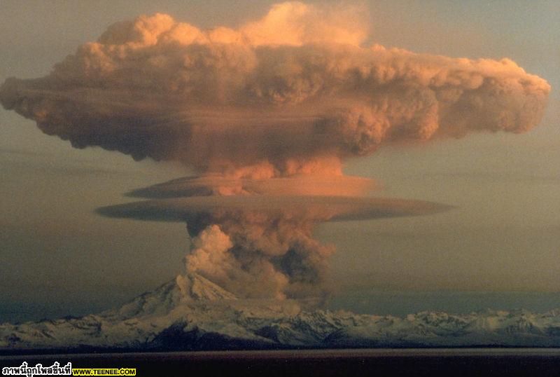 อันดับ 7 Mushroom Clouds เมฆแบบนี้คงไม่ใช่อะไรที่จะดีเท่าไหร่ เพราะมันเกิดจากการระเบิดอย่างแรง ซึ่งโดยส่วนใหญ่จะเชื่อมโยงกับระเบิดนิวเคลียร์