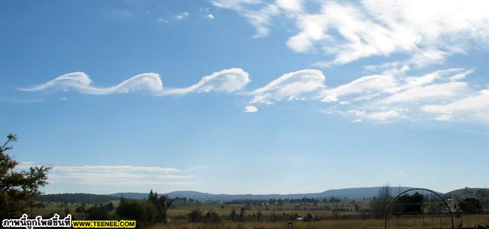 อันดับ 5 Cirrus Kelvin-Helmholtz  เป็น เมฆม้วนเป็นเกลียว โอกาสเกิดขึ้นยากมาก และเกิดขึ้นเป็นเวลา 2-3นาที แล้วจากนั้นก็เละ เรียกว่า เป็นความบังเอิ๊ญบังเอิญจริงๆ