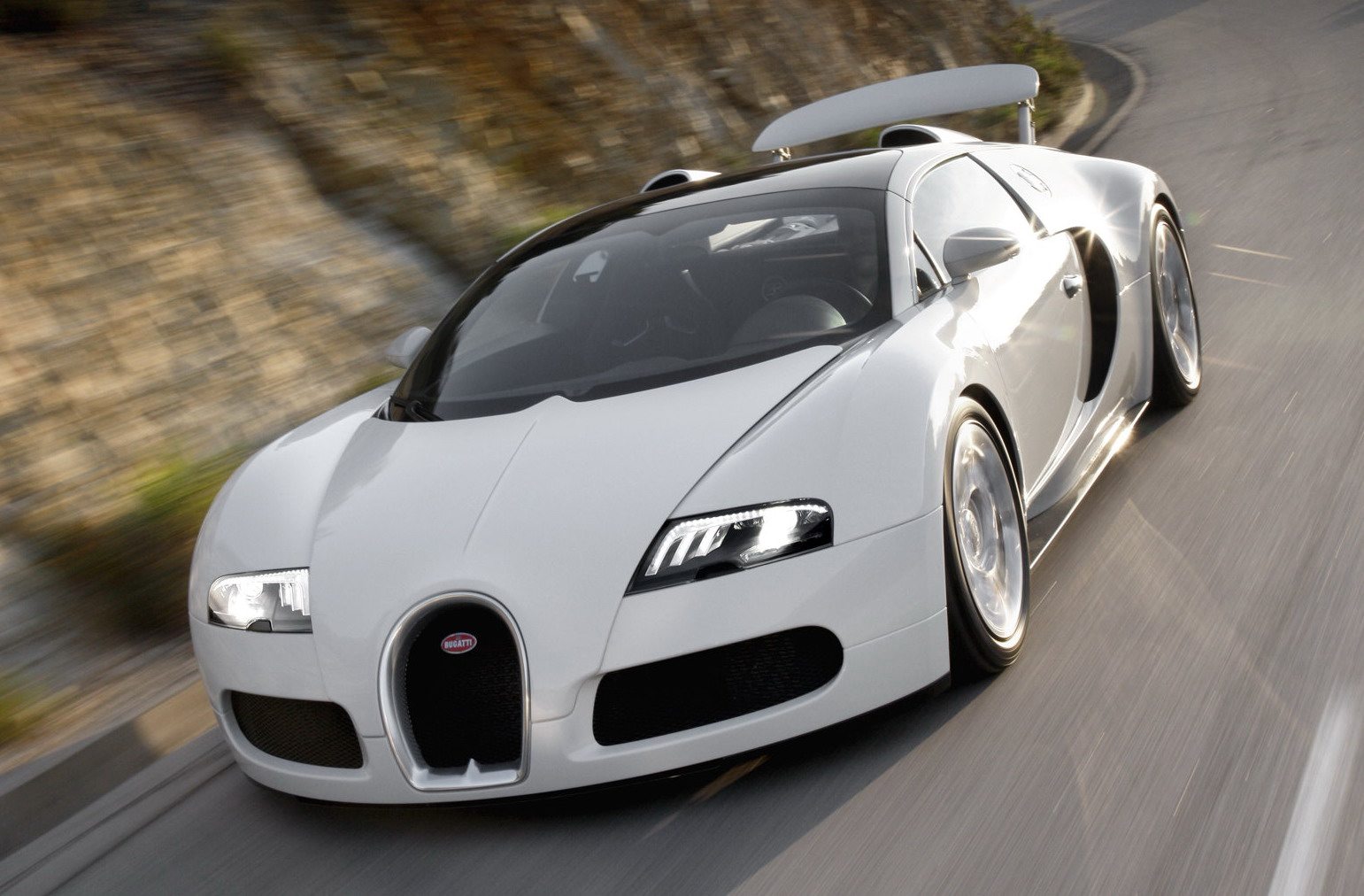 Bugatti Veyron 16.4 Grand Sport  Official Details  งามซะ