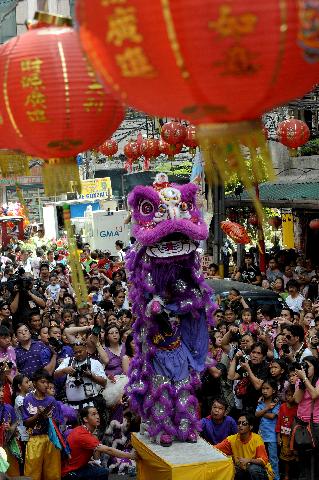 เฉลิมฉลอง\"เทศกาลตรุษจีน\" ในวันวาเลนไทน์ยิ่งใหญ่ทั่วโลก... (3)