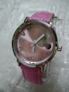 นาฬิกาสวย ๆ สักเรือนไม่ค่ะ @^_^@