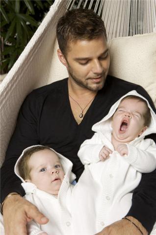Ricky Martin & his twins‏
