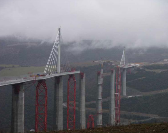 สะพาน The Millau ของฝรั่งเศส.... สะพานที่สูงกว่าหอไอเฟล