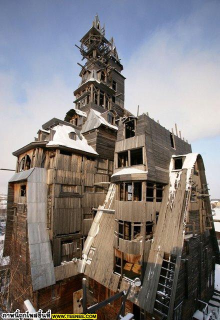 Wooden Gagster House ( Archangelsk , Russia )