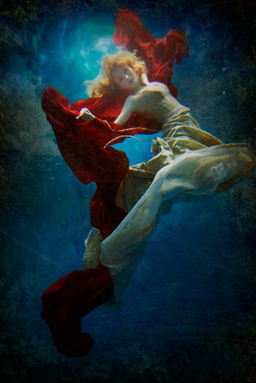 Model Underwater .•°•.ღ