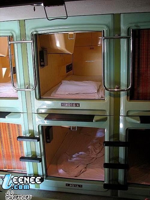 capsule_hotel