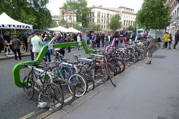 ที่จอดรถจักรยาน Car-Shaped Bike Racks