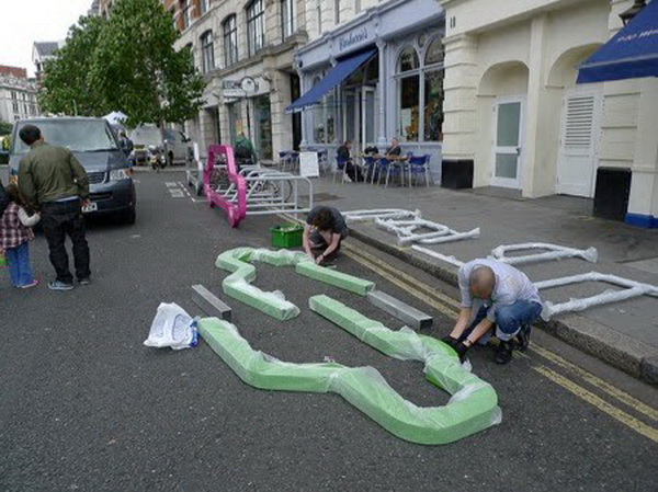 ที่จอดรถจักรยาน Car-Shaped Bike Racks