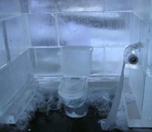 iCE  tOiLEt