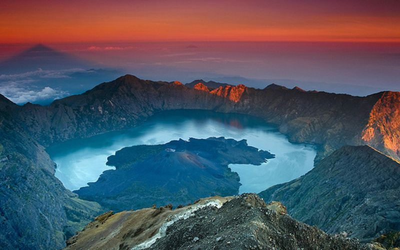 ดูภูเขาไฟที่ อินโดนีเซีย