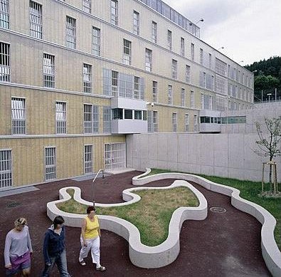 คุกที่ Swiss Prison.. o(‧\