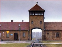 Auschwitz  เอาชวิตซ์-โรงฆ่ามนุษย์ล้านศพ