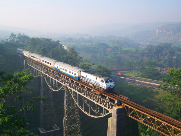 9. Cikurutug Bridge, Indonesia
