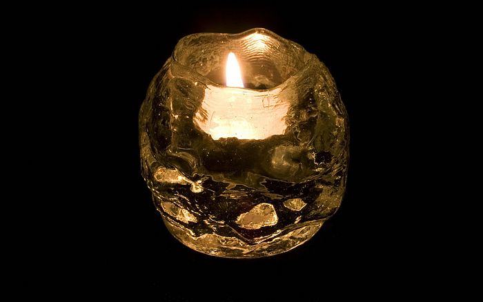 illuminate Candle Light ｡‧::‧ .｡.:*(^O^)/