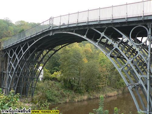 อันดับที่ 7 Iron Bridge ประเทศอังกฤษ 