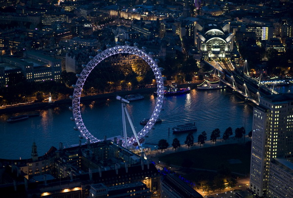 Awesome London from above, at night.....1