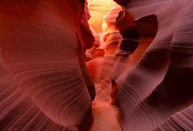 ศิลปะจากธรรมชาติแบบ Abstract ที่ Antelope Canyon