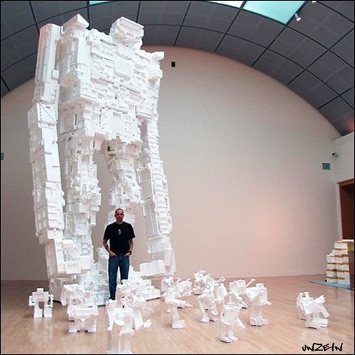 นี่คือThe Giant Polystyrene Robotในอนาคตของชาวโลก