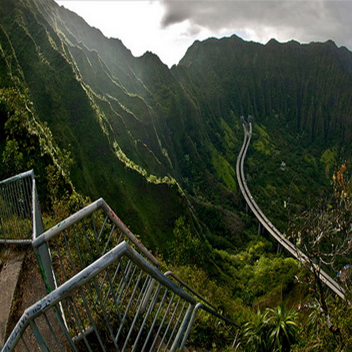 บันไดไฮกุ เส้นทางสู่สวรรค์ หมู่เกาะฮาวาย ประเทศสหรัฐอเมริกา