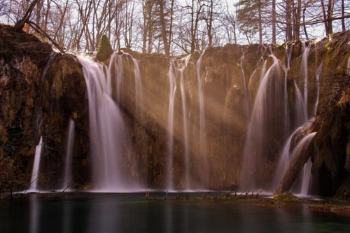 อุทยานแห่งชาติทะเลสาบพลิทวิเซ่ (Plitvice Lakes National Park)