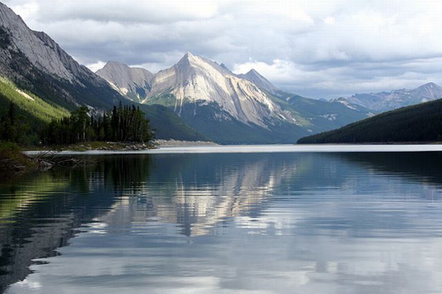 Medicine Lake Jasper National Park