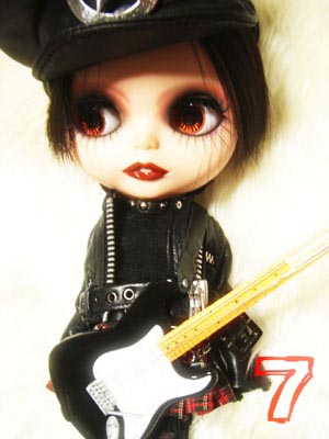 Blyte DoLL