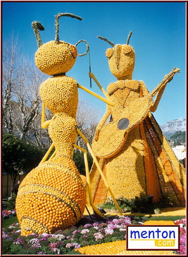 fruit festival in Italy......way cool^_^