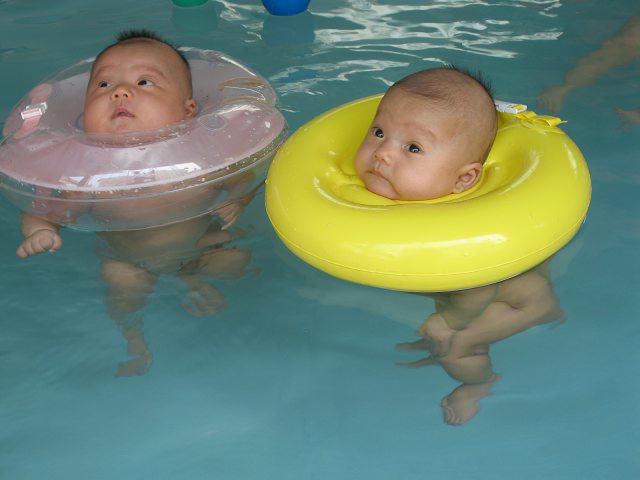 Baby Swimming‏