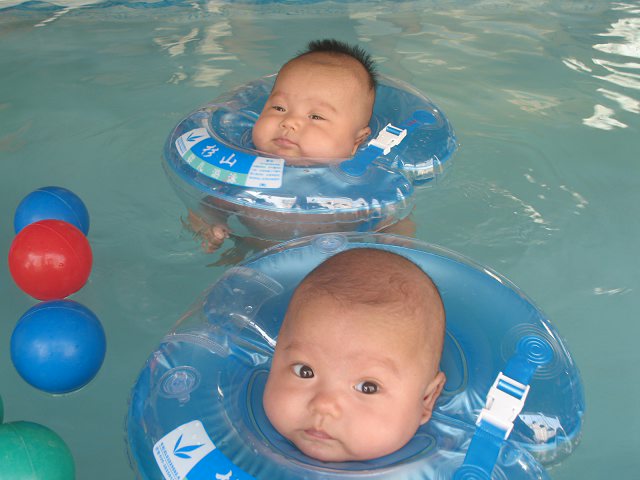 Baby Swimming‏