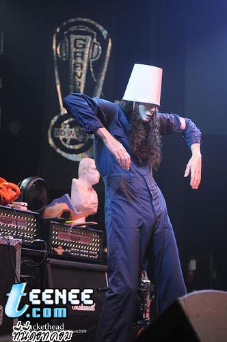 หนุ่มรูปงาม นามว่า Buckethead