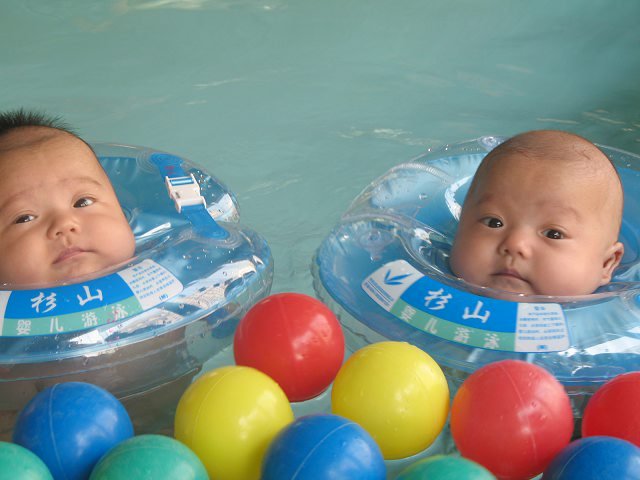 Baby Swimming‏