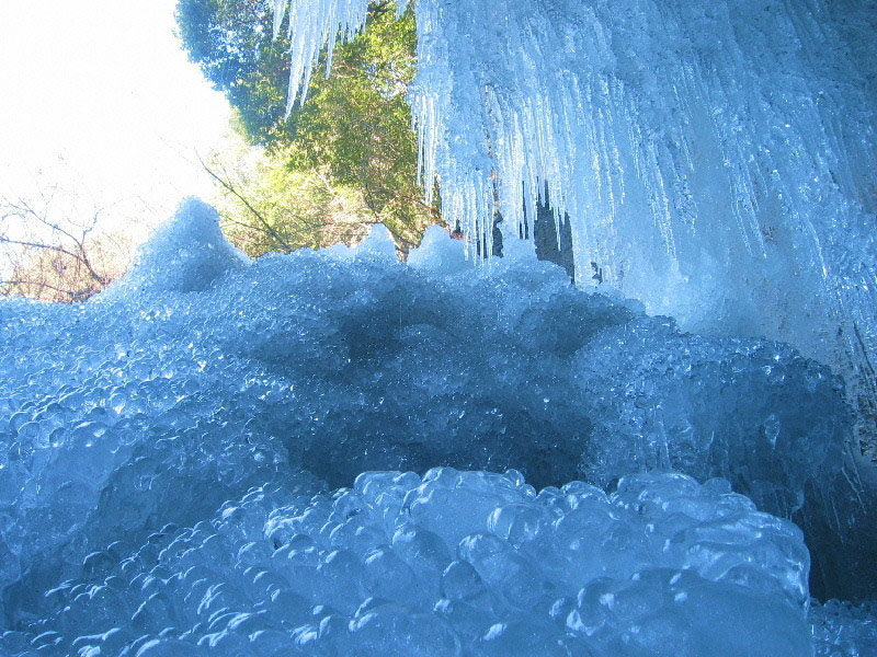 冰珠 มุกน้ำแข็ง