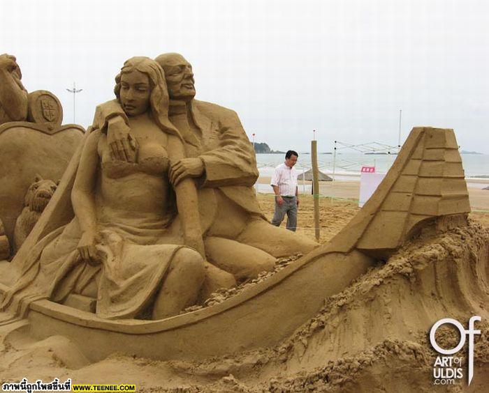 สรรค์สร้างศิลปจากพื้นดินและผืนทราย(2)